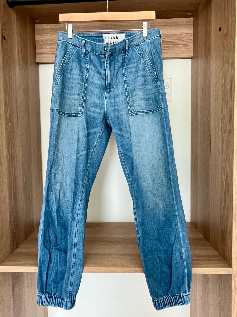 Frank & Eileen Women’s Light Blue Relaxed Denim Joggers